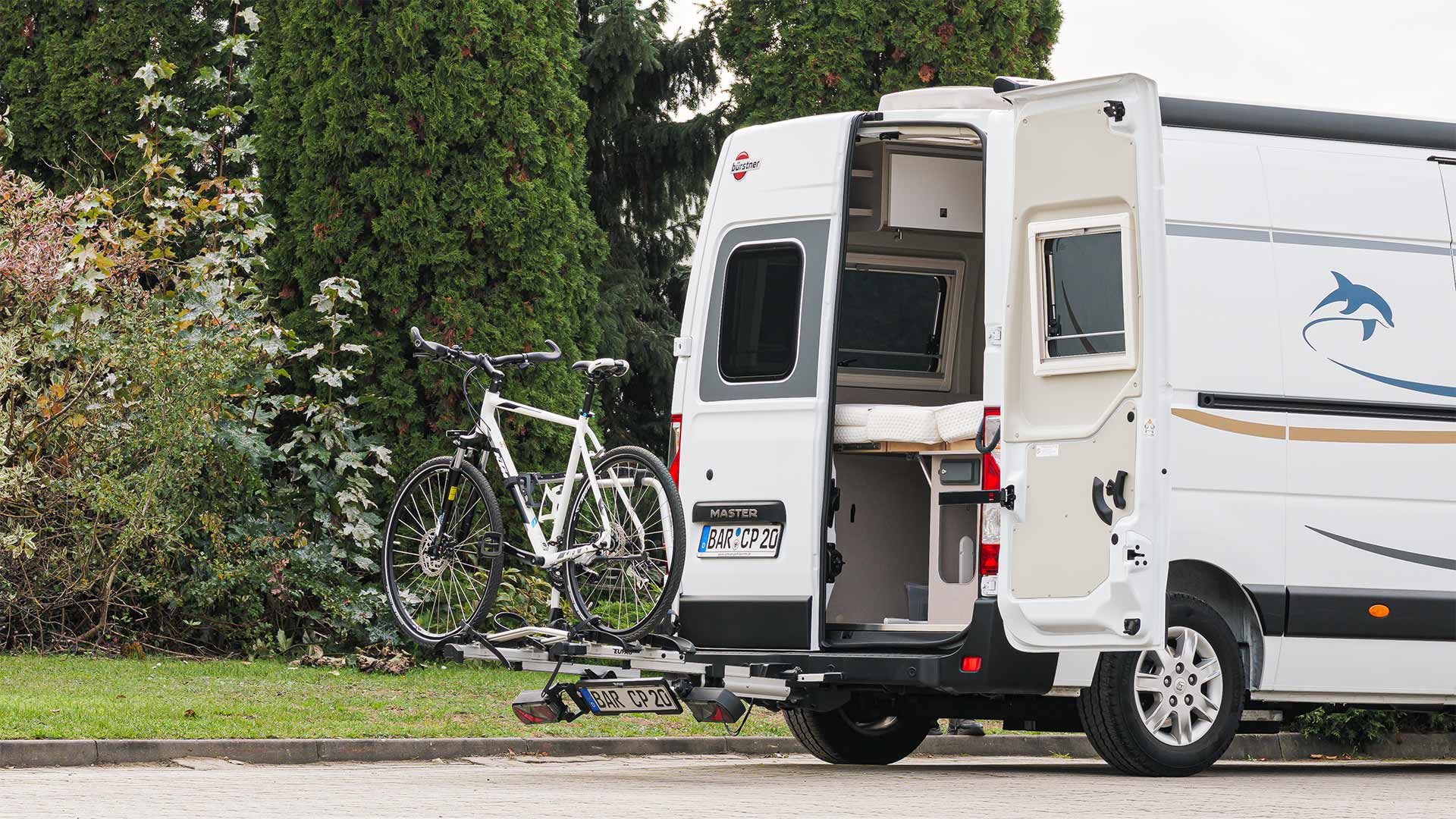 Upgrade für dein Wohnmobil: mit Anhängerkupplung, Fahrradträger und Gepäckbox